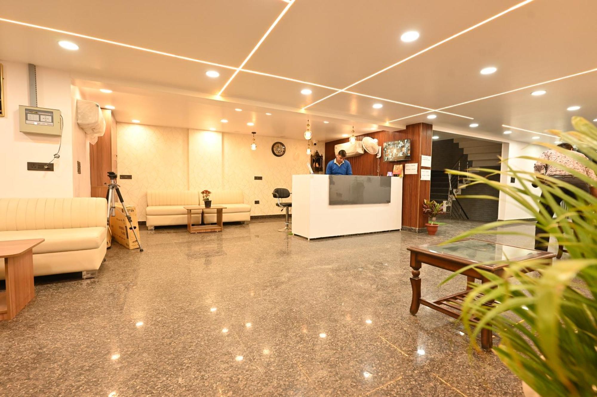 Hotel Down Town Paschim Vihar 德里 外观 照片