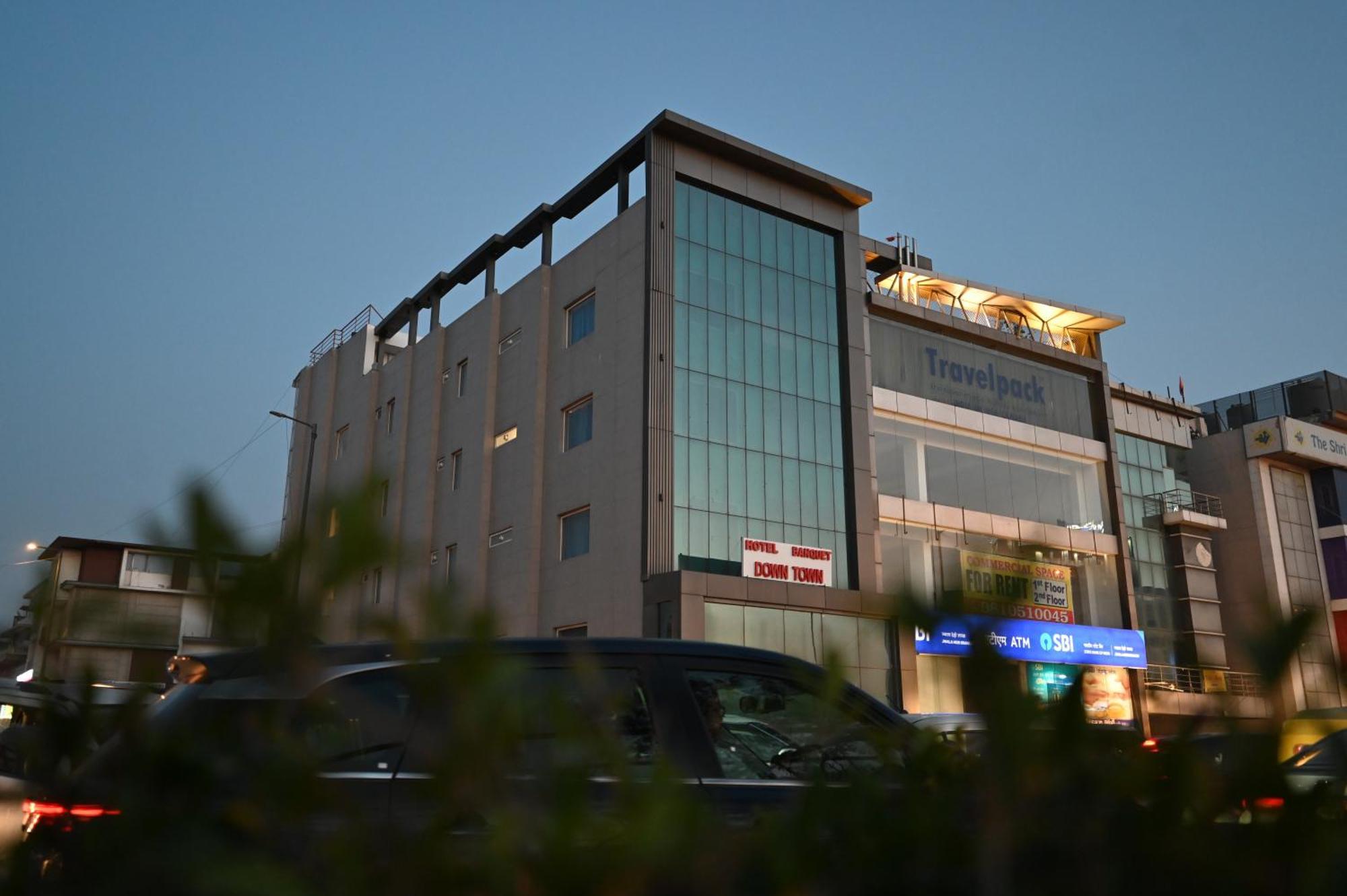 Hotel Down Town Paschim Vihar 德里 外观 照片