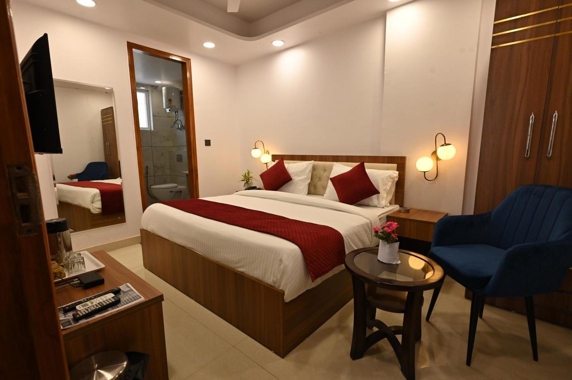 Hotel Down Town Paschim Vihar 德里 外观 照片