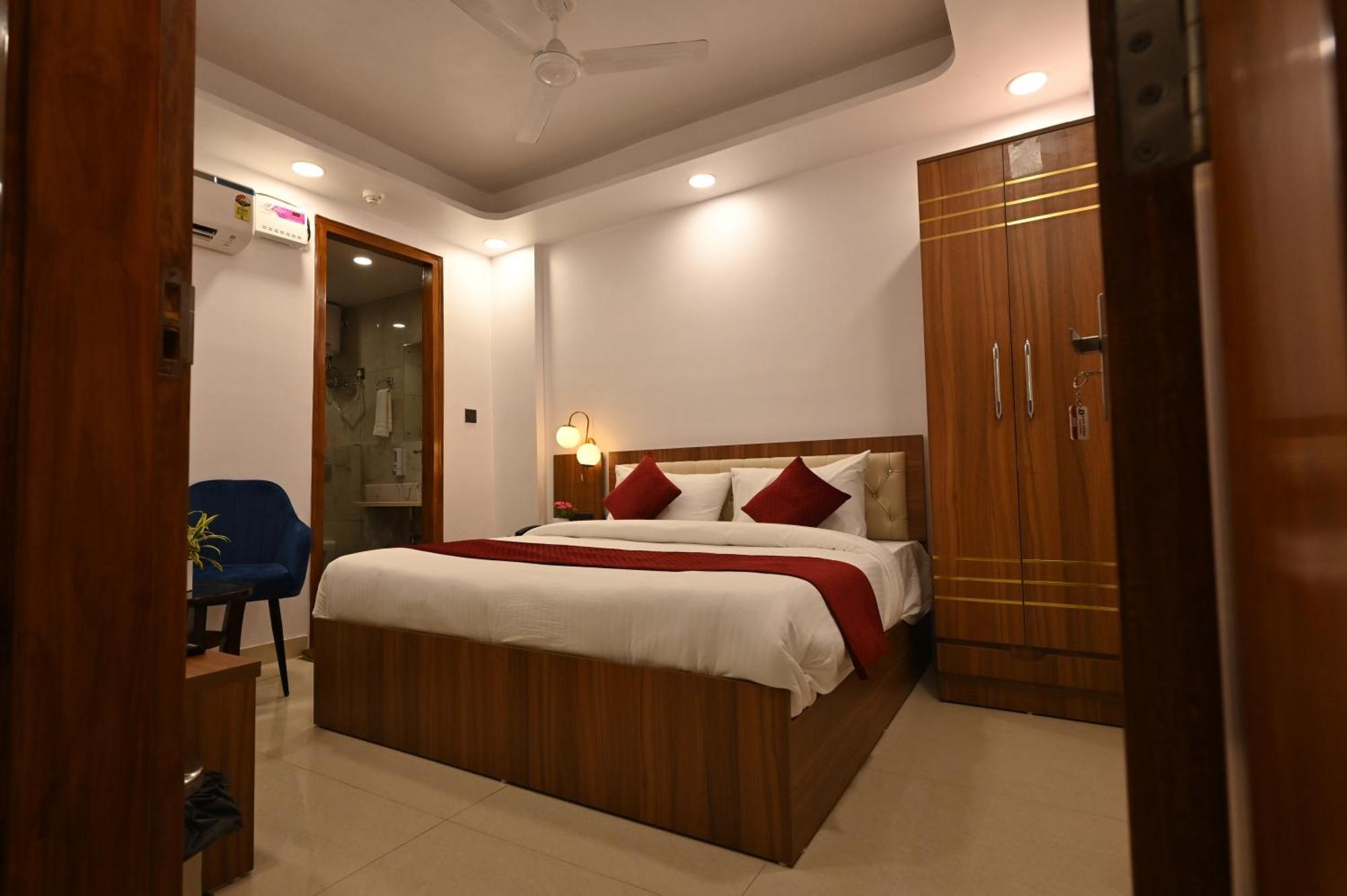 Hotel Down Town Paschim Vihar 德里 外观 照片
