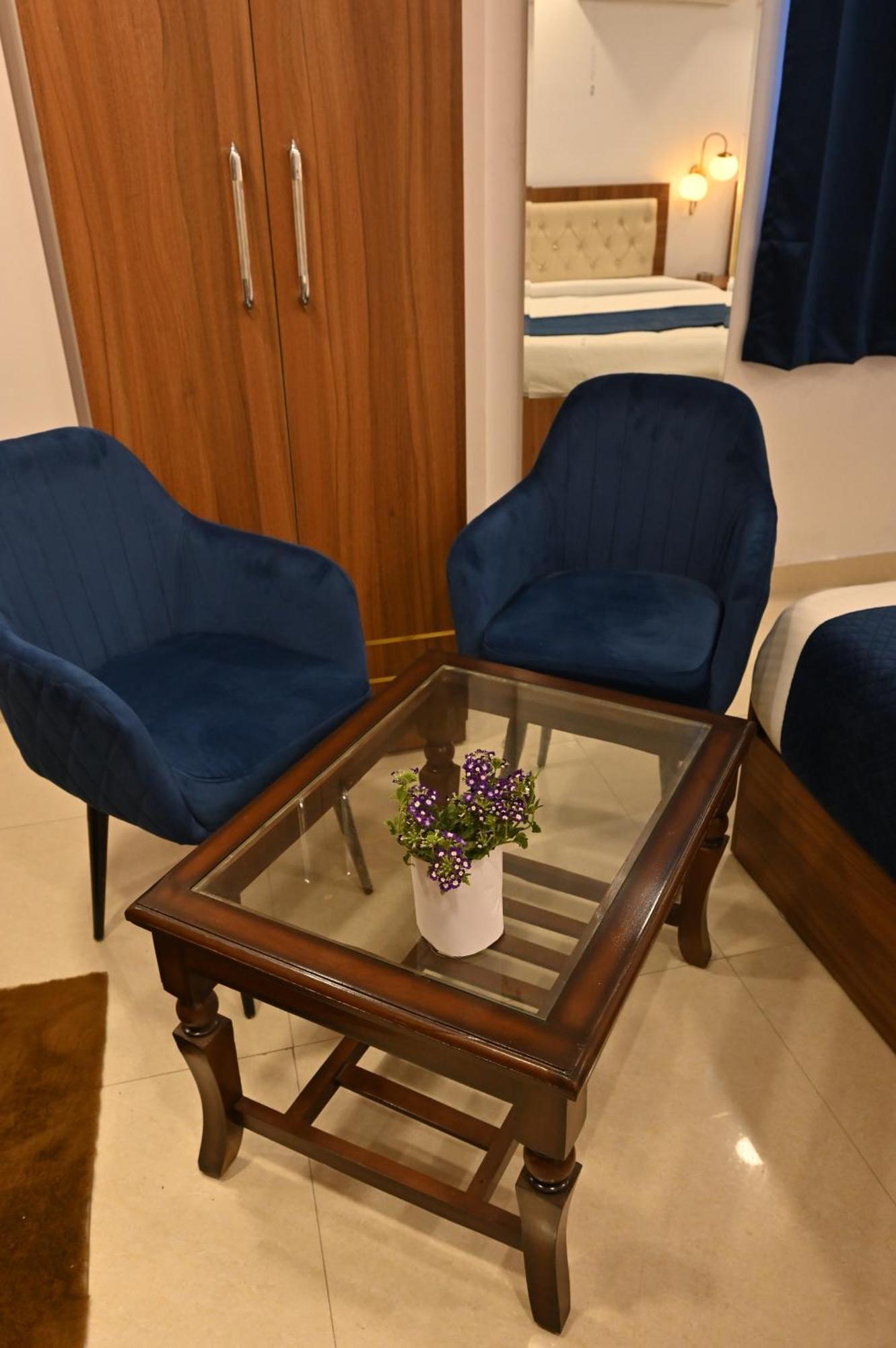 Hotel Down Town Paschim Vihar 德里 外观 照片