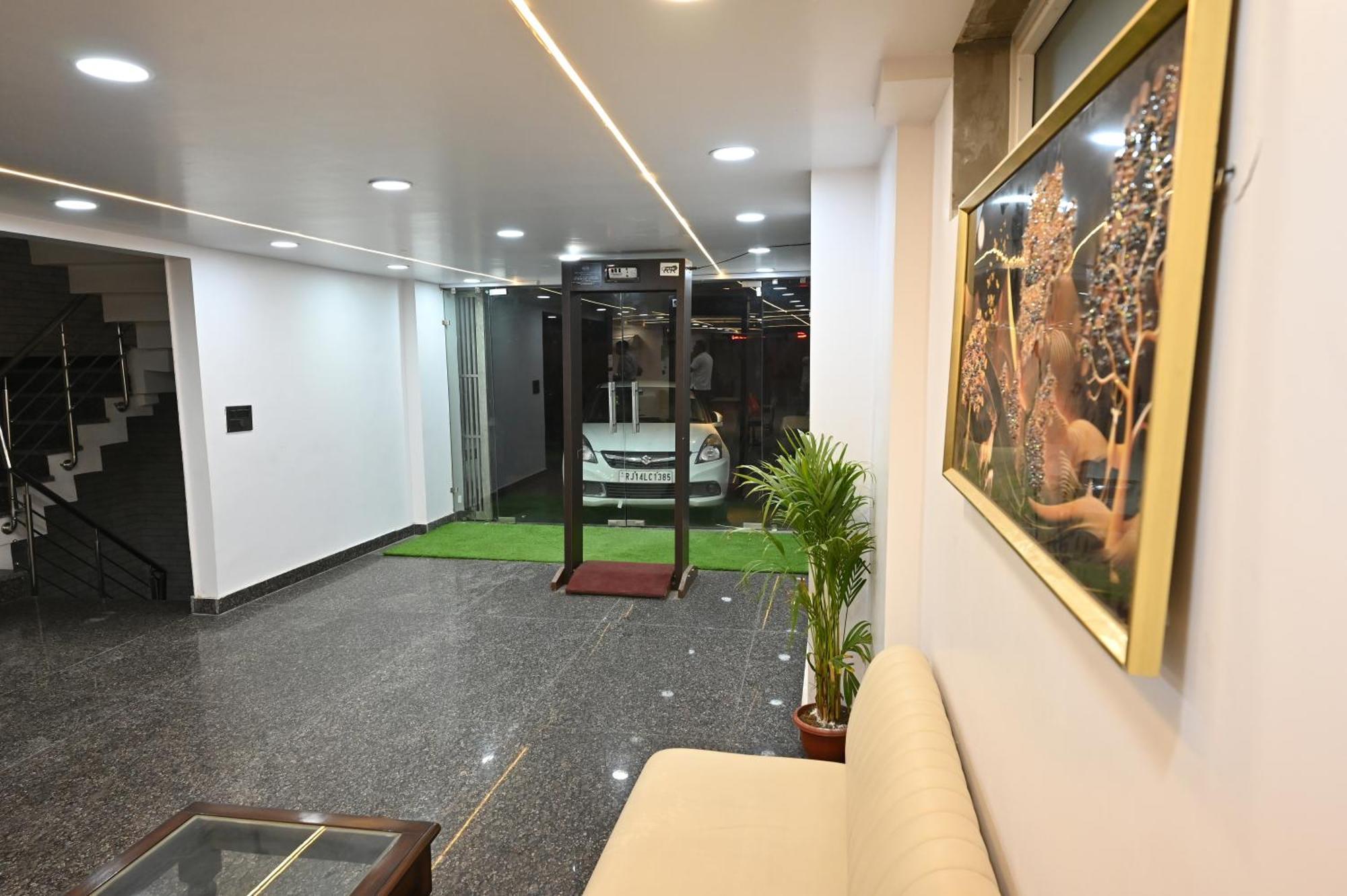 Hotel Down Town Paschim Vihar 德里 外观 照片