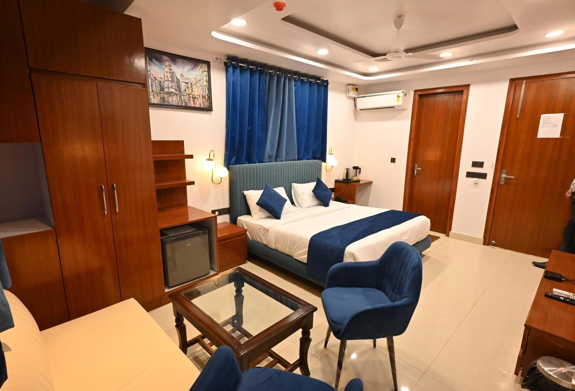 Hotel Down Town Paschim Vihar 德里 外观 照片